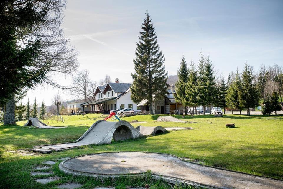 Bed and Breakfast Gostilna Lokve Zewnętrze zdjęcie